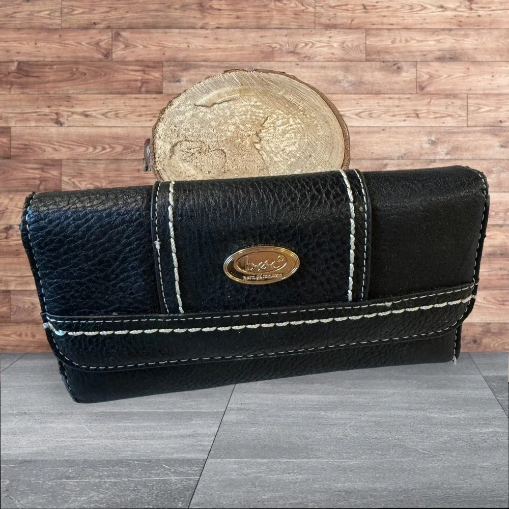 Women's B.O.C Black Leather Wallet With Change Compartment EUC